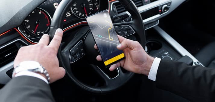 Les avantages d’un taxi local comparé aux VTC à Toulouse